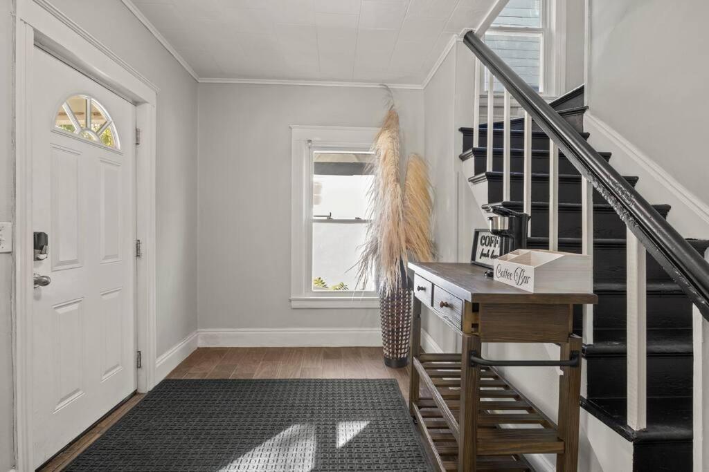 Apartment Beautiful One Bed In Lovely Park Ave Neighborhood *