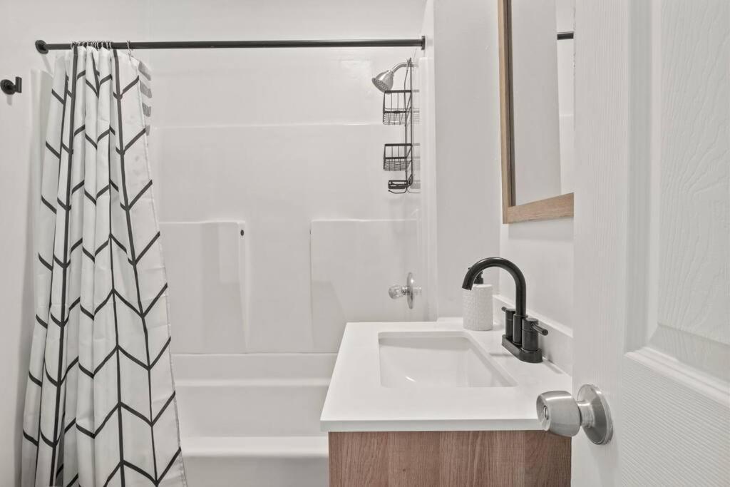 Beautiful One Bed In Lovely Park Ave Neighborhood *
