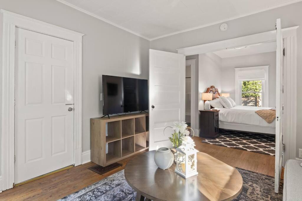 Apartment Beautiful One Bed In Lovely Park Ave Neighborhood Rochester