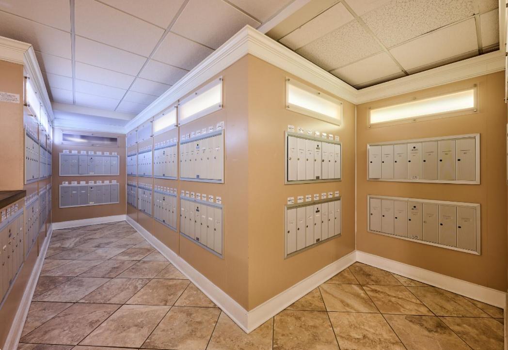 East 419i Modern I Pool I Gym * Rochester