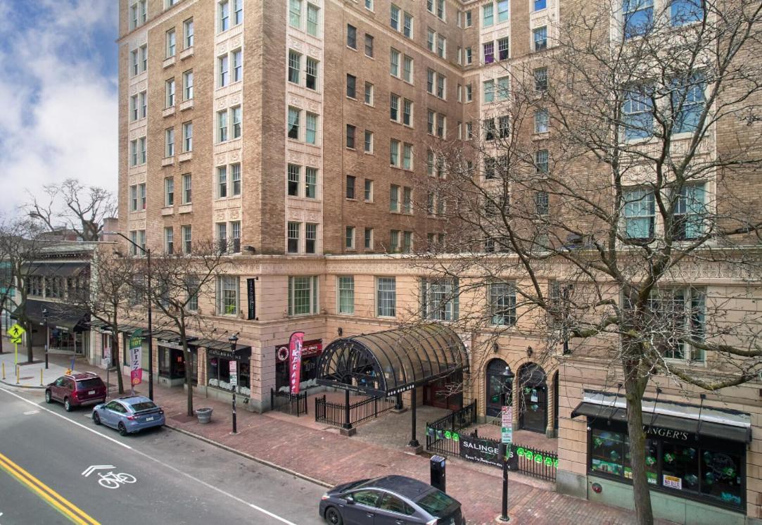 East 225 I Modern In Downtown