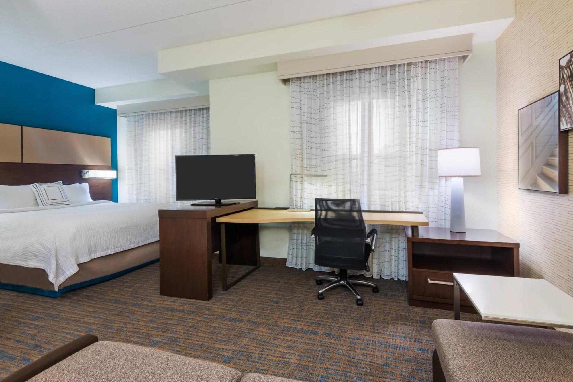 Henrietta Hotel