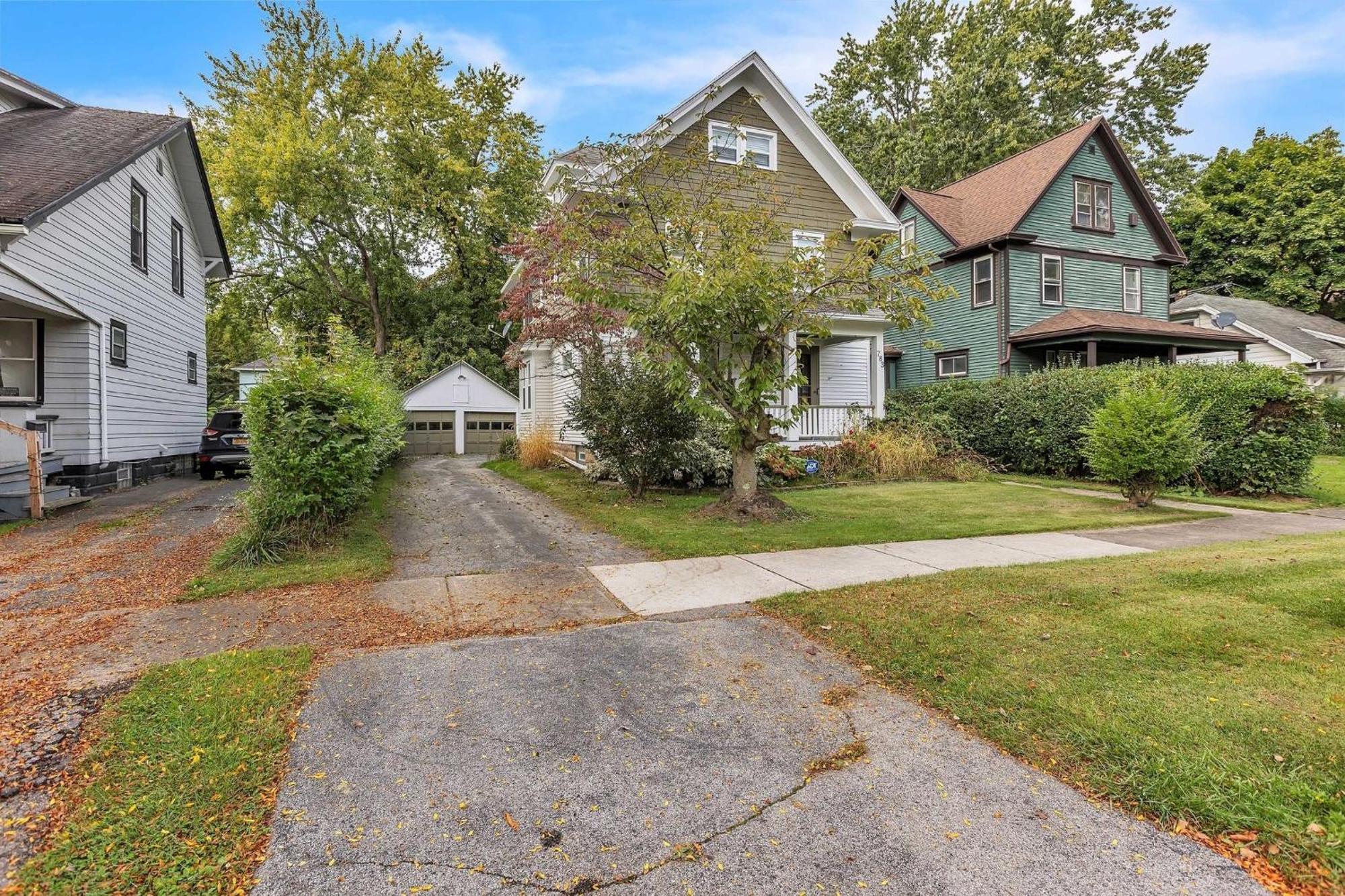 Charming Family Retreat- Cozy Comfort Awaits You! Holiday home Rochester