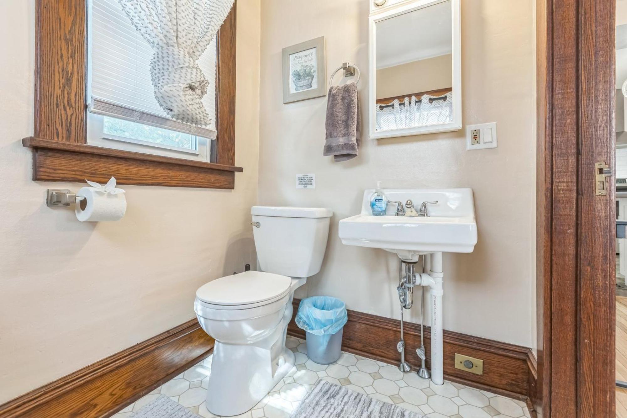 Charming Family Retreat- Cozy Comfort Awaits You! Holiday home *