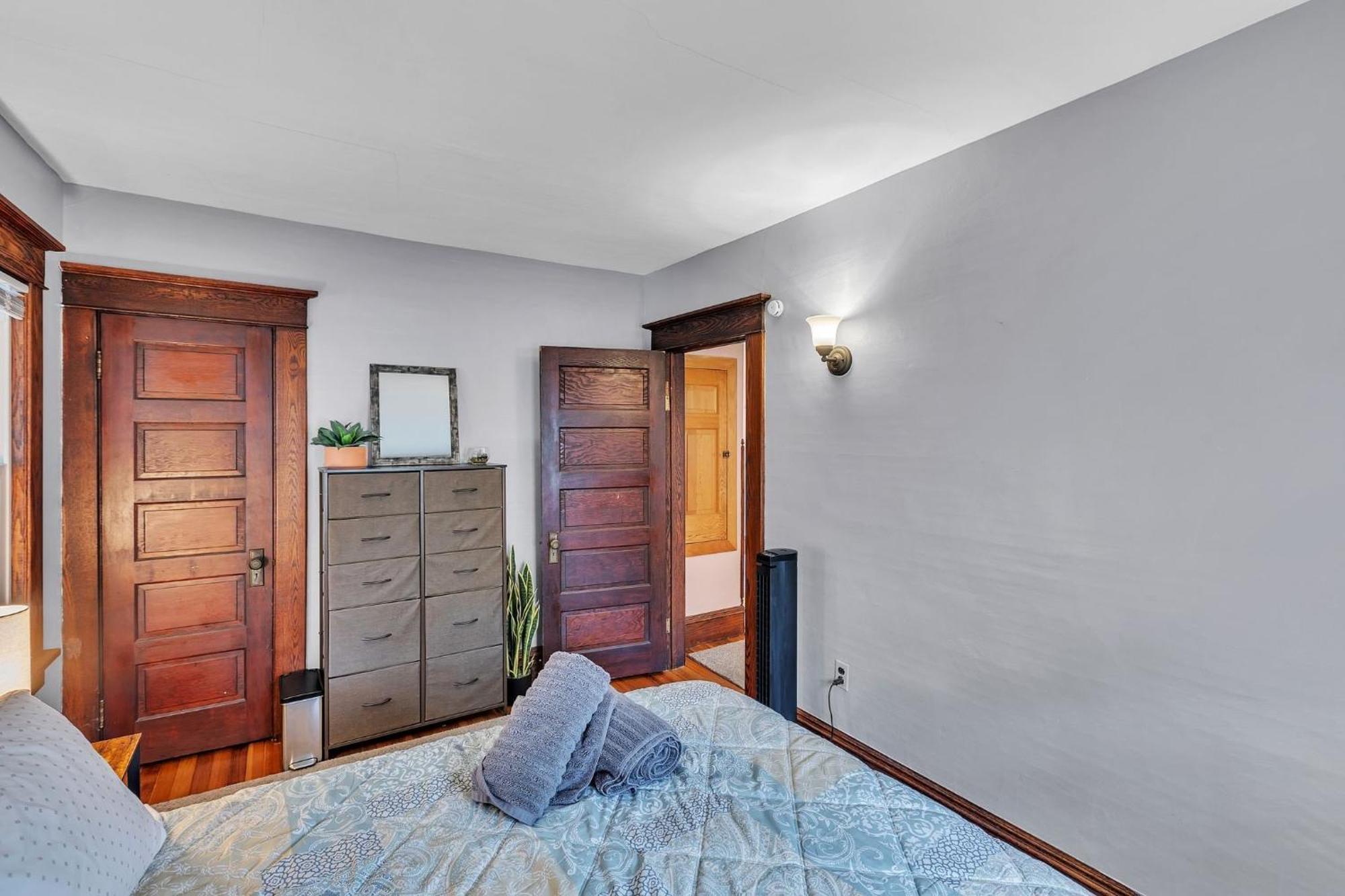 Charming Family Retreat- Cozy Comfort Awaits You! Holiday home