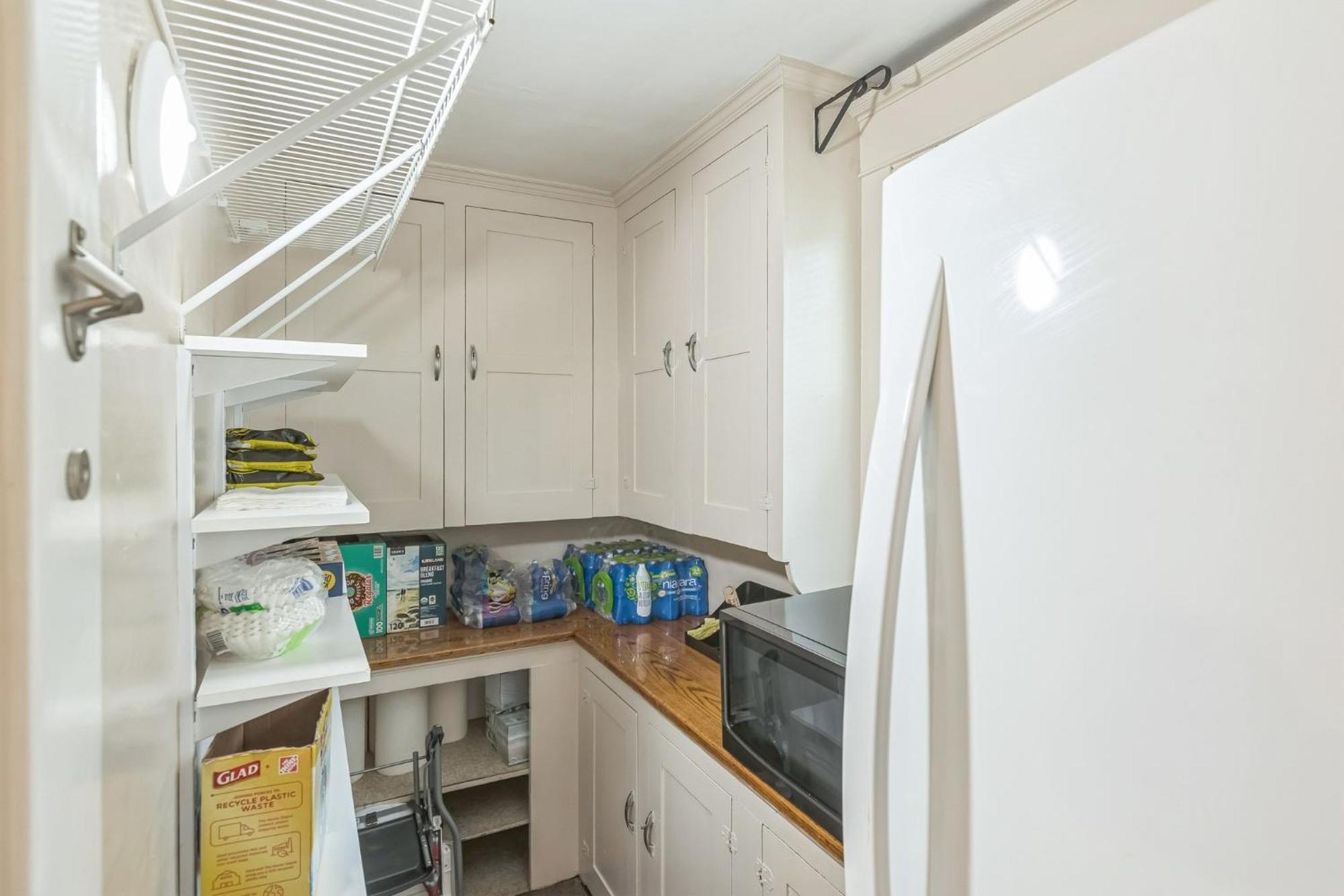 Charming Family Retreat- Cozy Comfort Awaits You! *