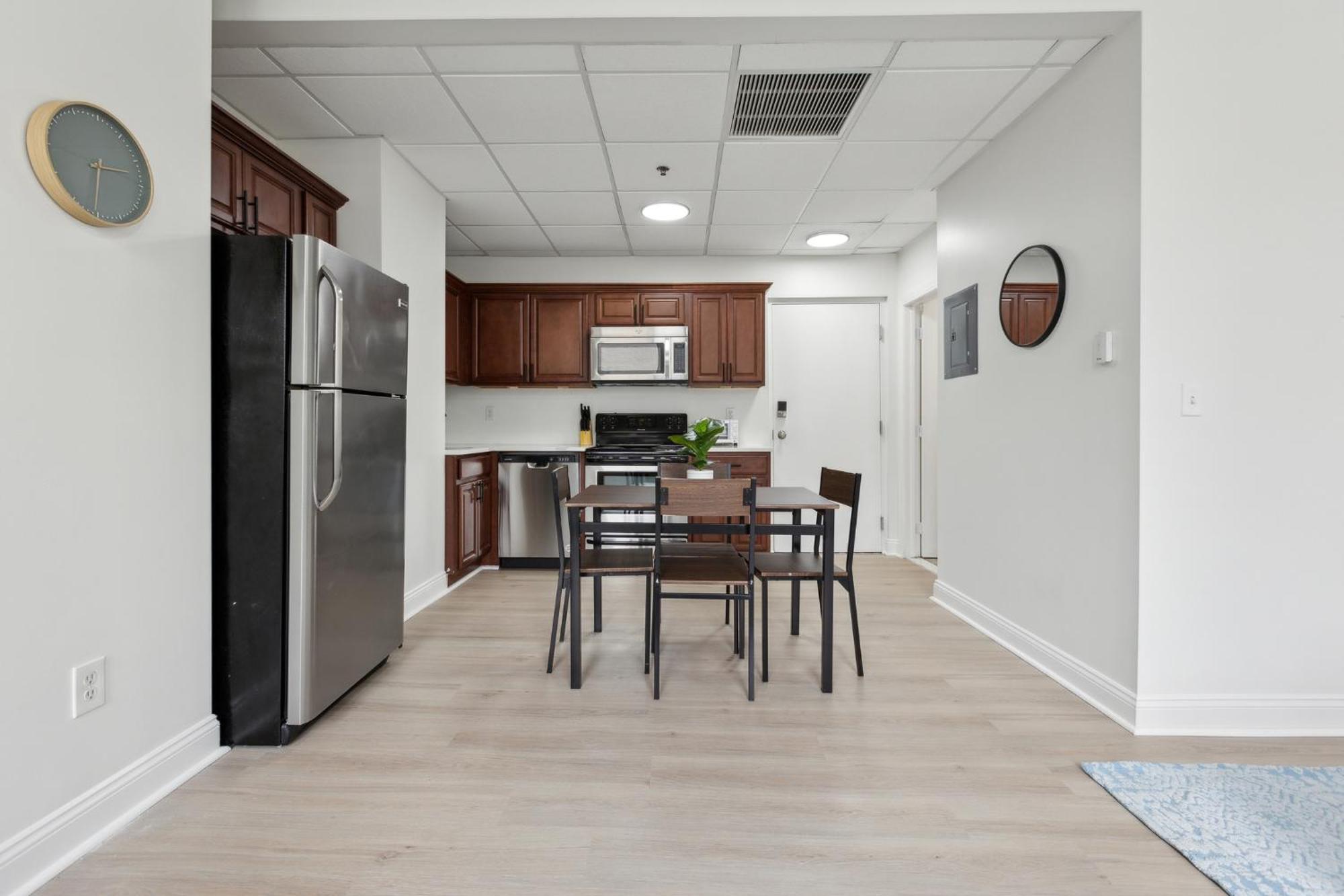 East 225 I Modern In Downtown Apartment