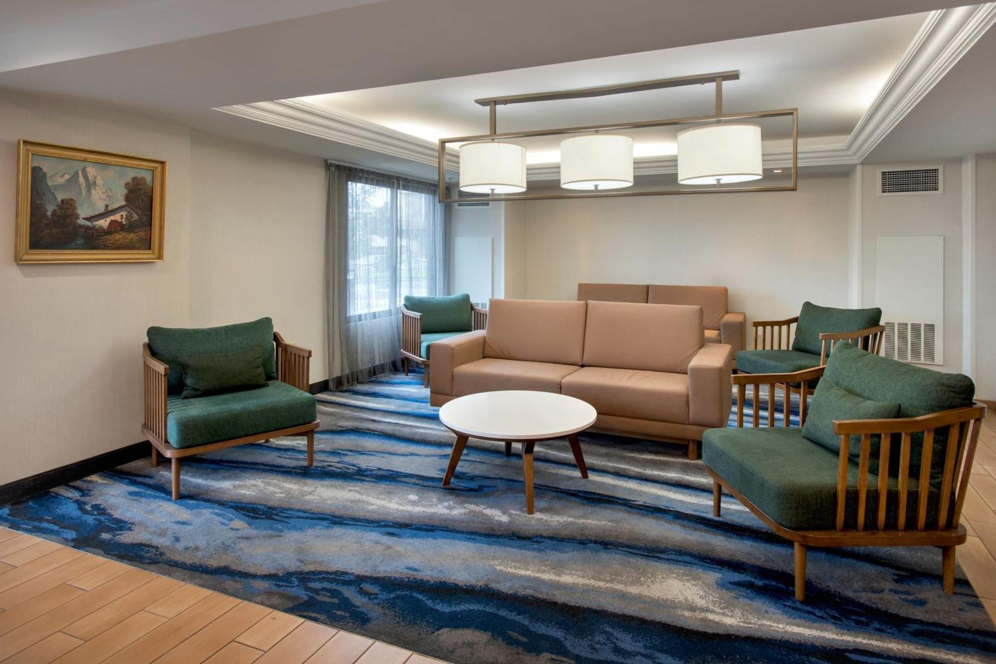 Fairfield Airport Hotel
