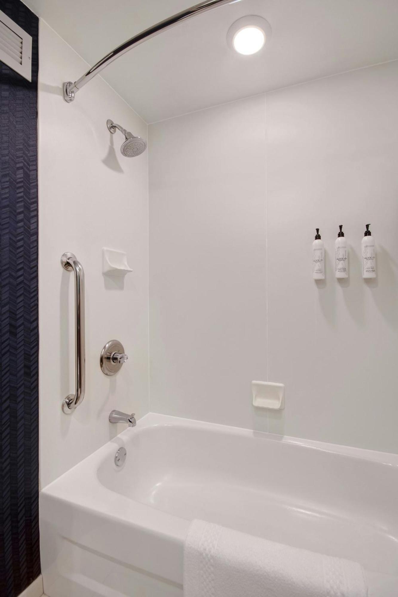 Fairfield And By Marriott West/greece 3*