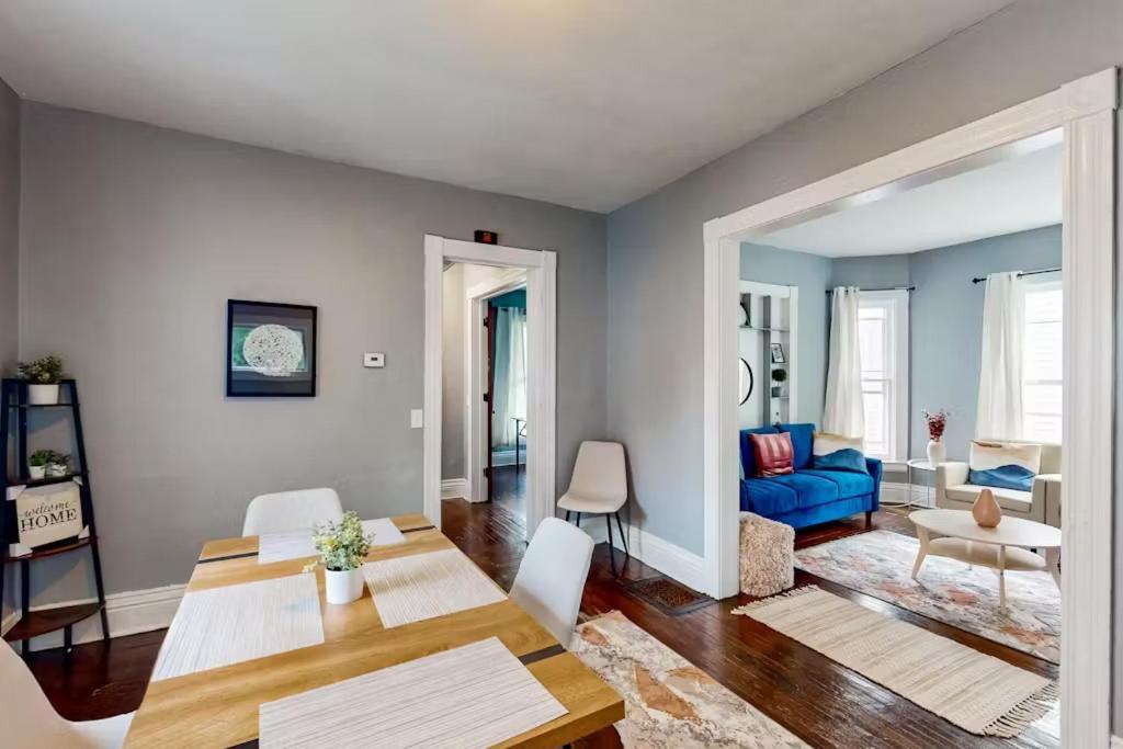 Champlain Gem - 4 Bedroom House Rochester
