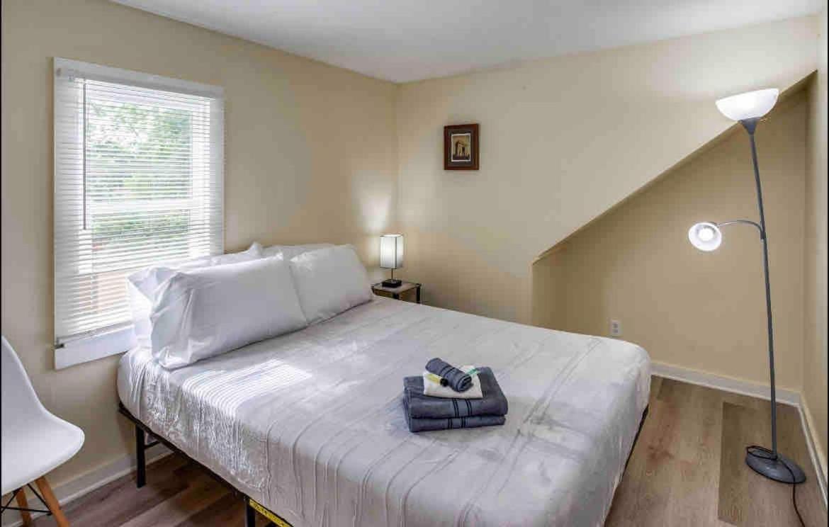 Cozy Steps To Rit By Uofr Airport Dwtn With Ac Rochester