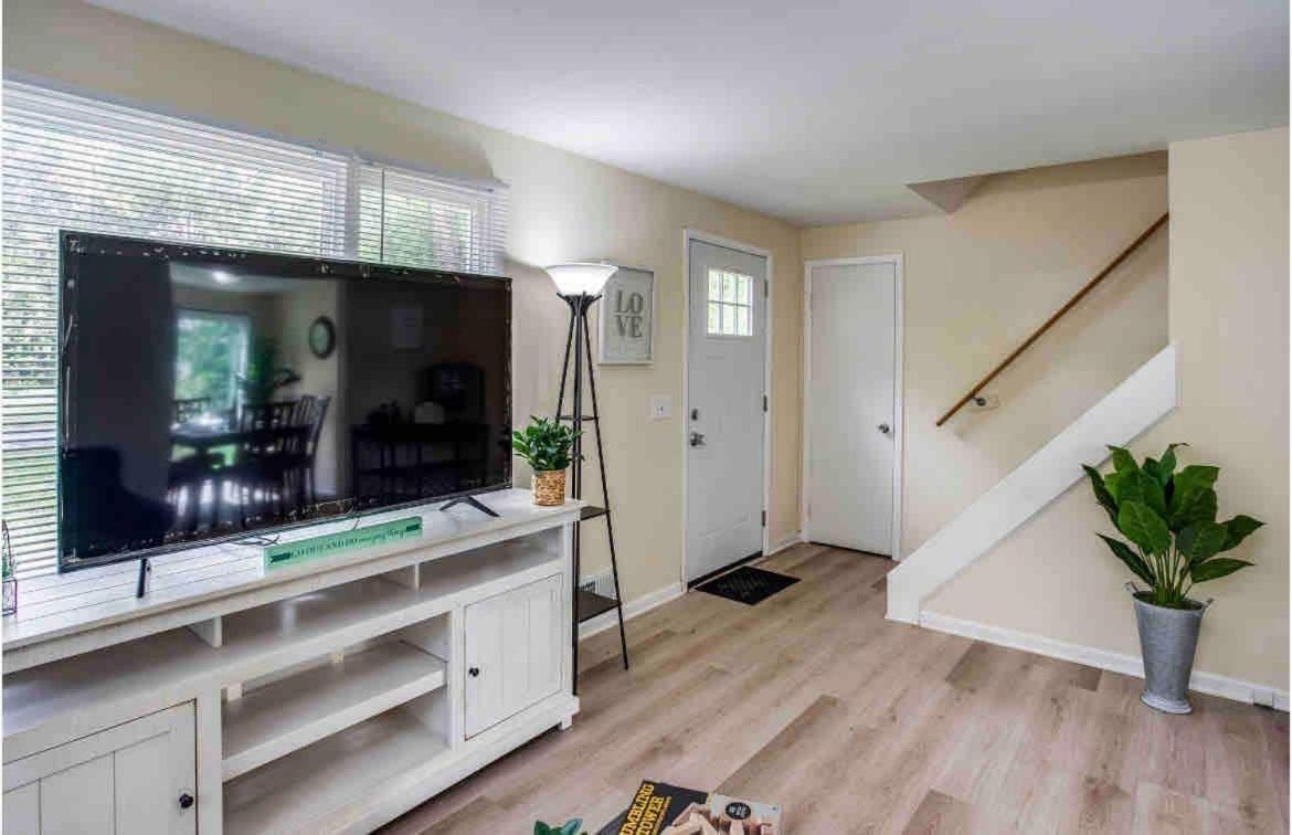 Cozy Steps To Rit By Uofr Airport Dwtn With Ac Holiday home Rochester