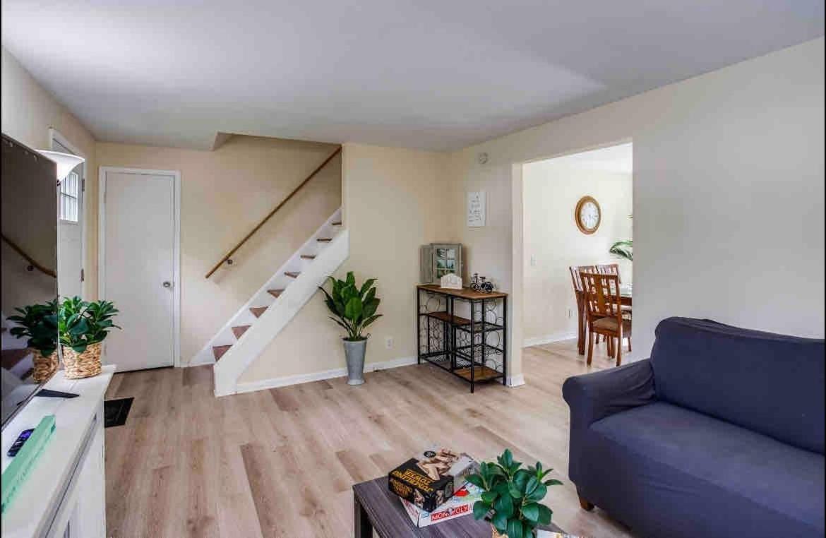 Cozy Steps To Rit By Uofr Airport Dwtn With Ac Rochester