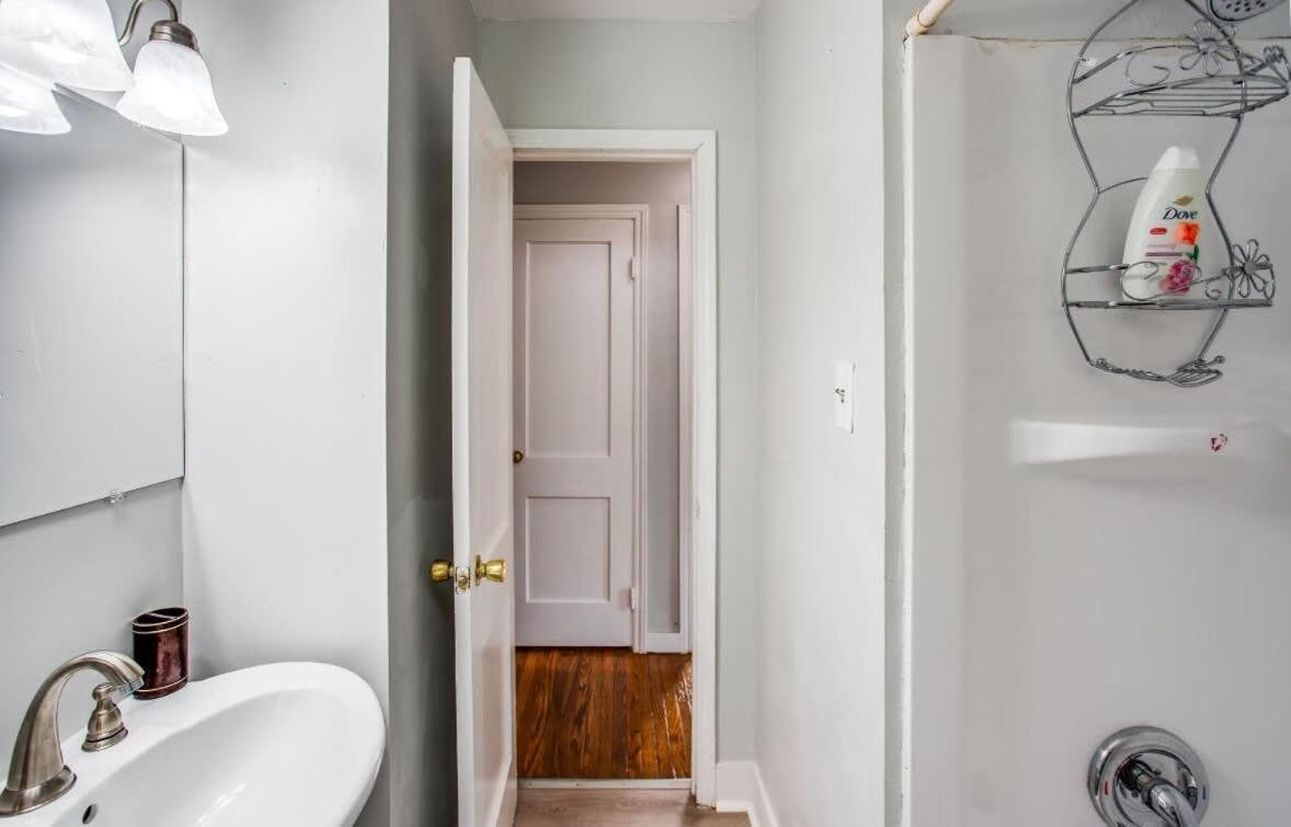 Comfortable Close To Everything Near Downtown *
