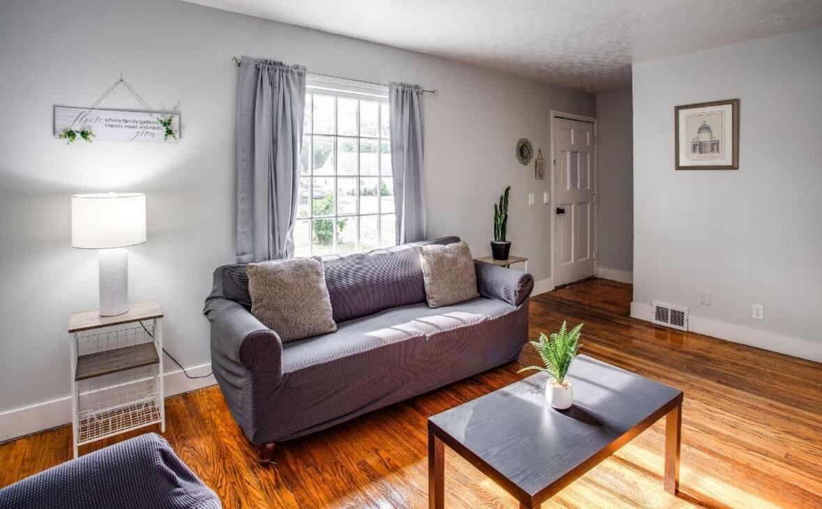 Comfortable Close To Everything Near Downtown Holiday home
