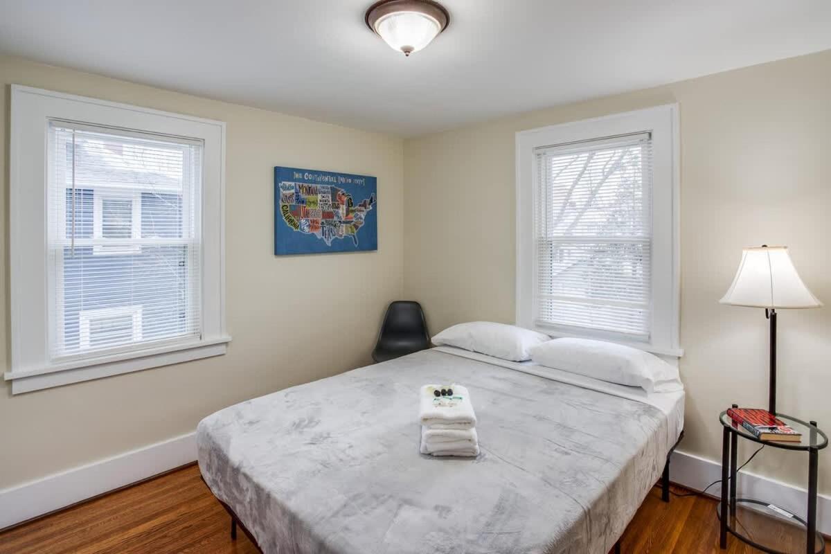 Holiday home Charming Steps To Uofr Near Airport Downtown Rit Rochester