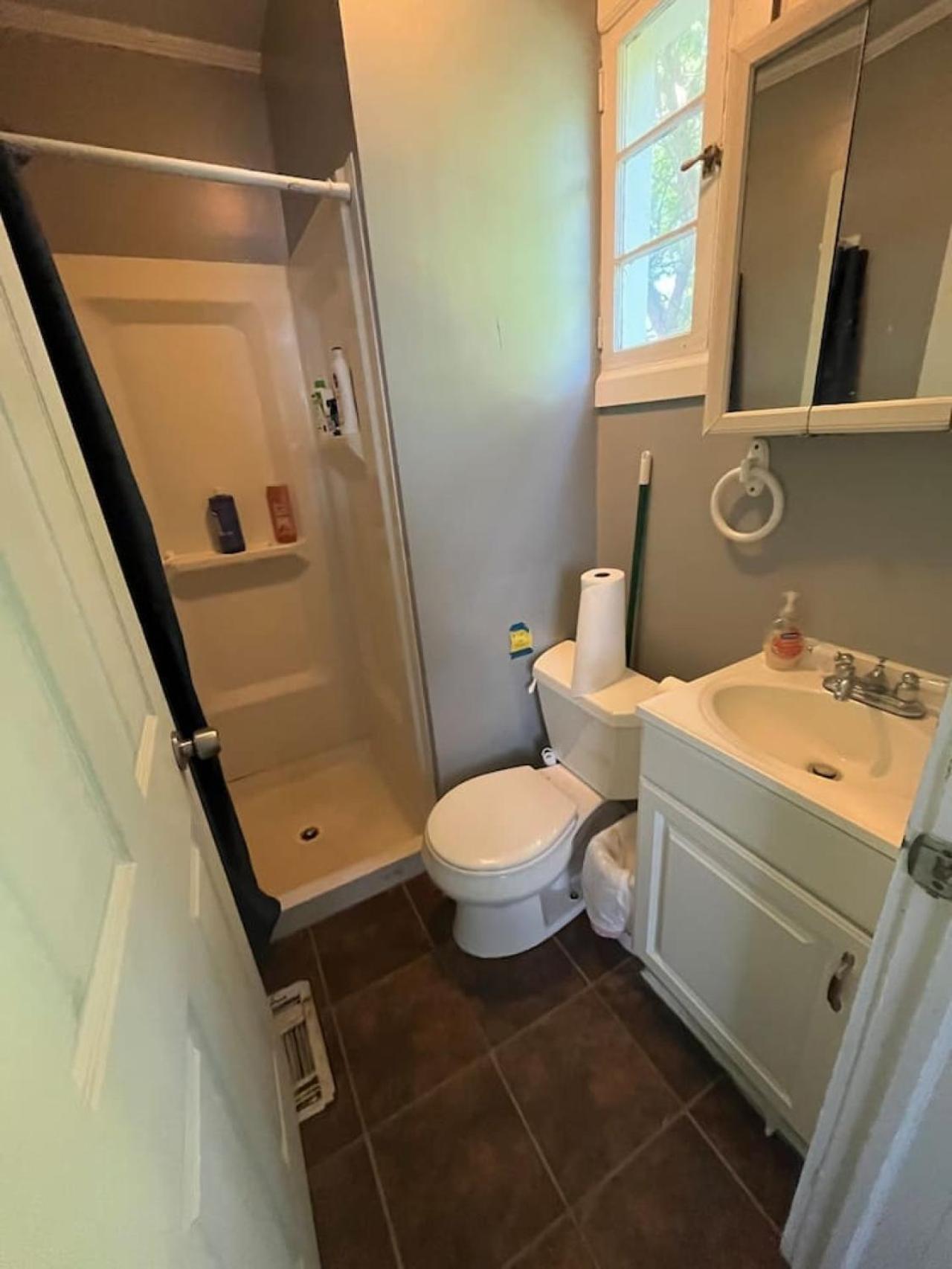 Simple Private In Shared Near College Town - Minutes To Rochester