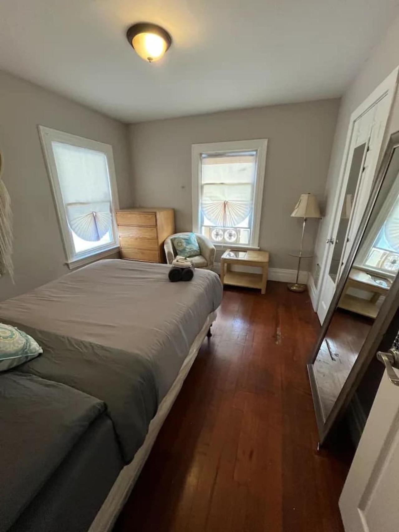 Simple Private In Shared Near College Town - Minutes To Holiday home Rochester