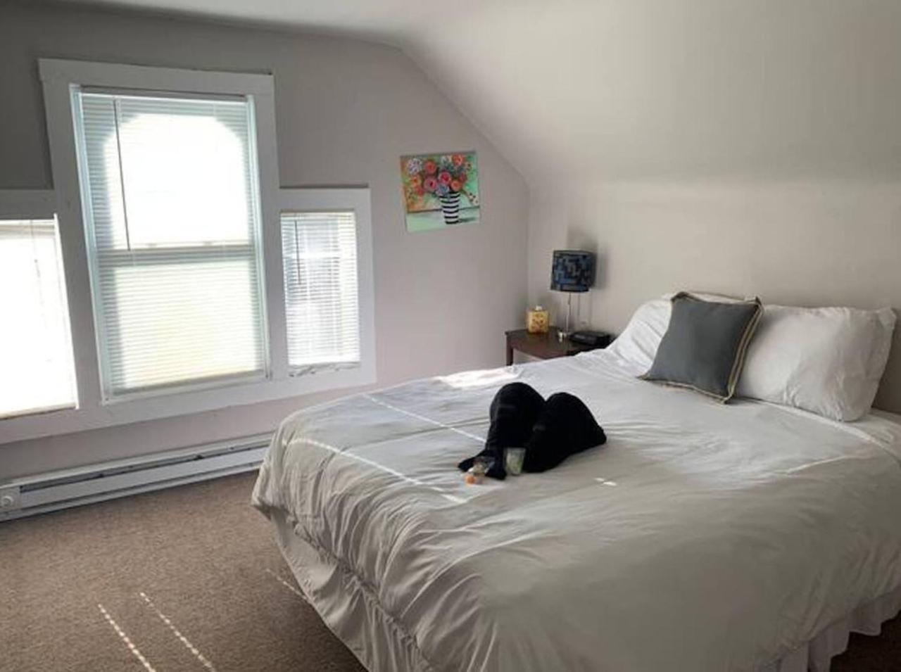 Holiday home Private Attic In Shared Near U Of R Rochester