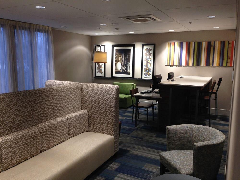 Express - Area By Ihg 3* Rochester