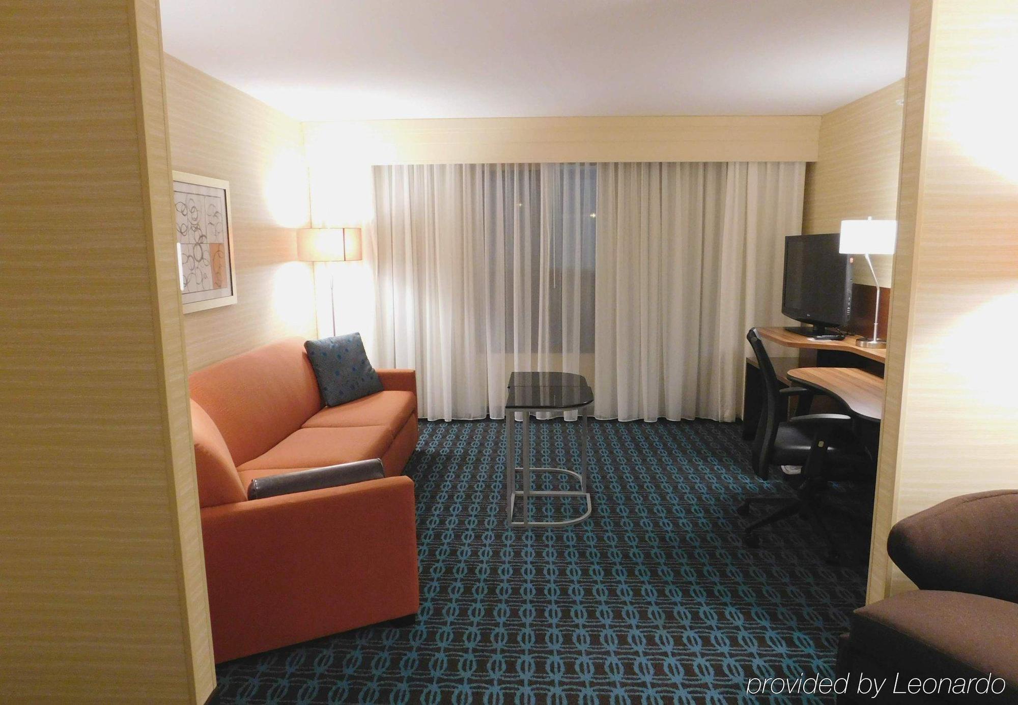 Fairfield And By Marriott West/greece Hotel