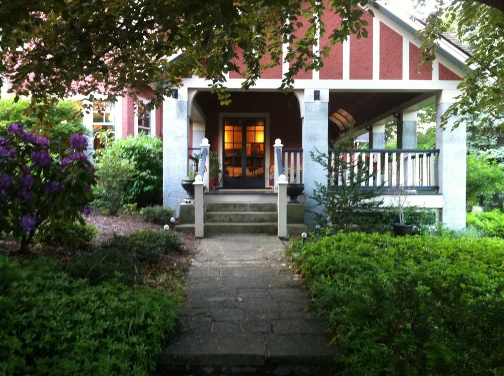 Ellwanger Estate B&B Bed & Breakfast 4*