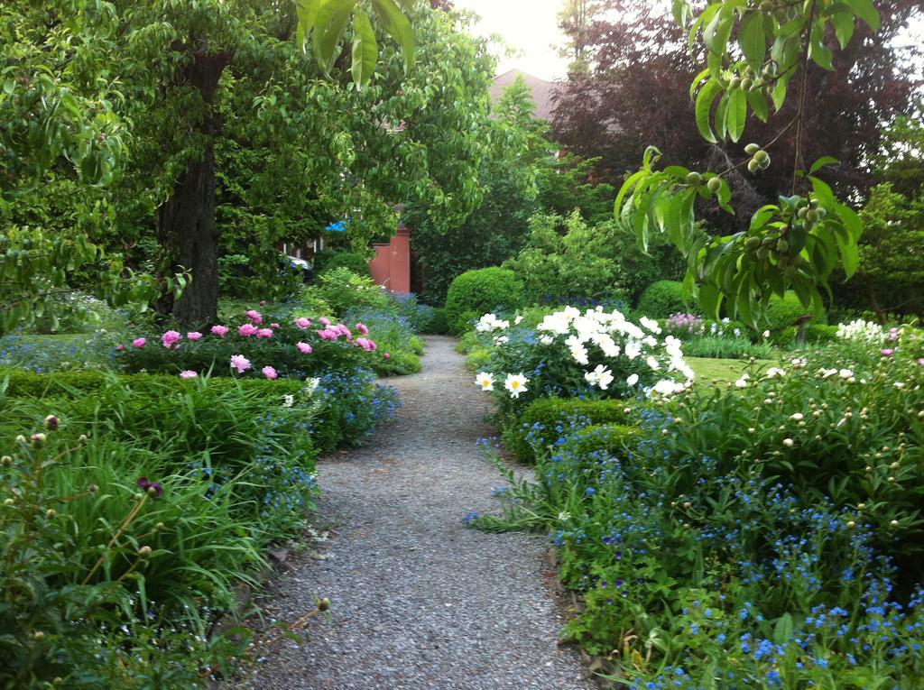 Bed & Breakfast Ellwanger Estate B&B