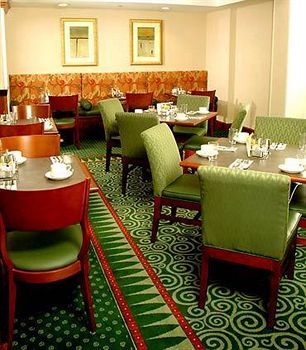 Hotel Fairfield And By Marriott West/greece 3*