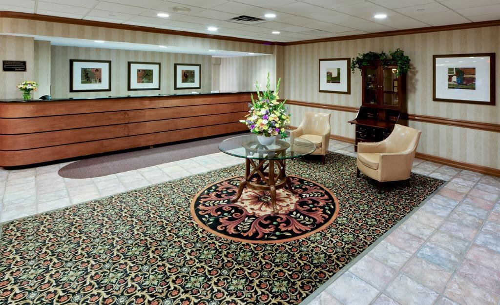 Hotel Radisson Airport 3*