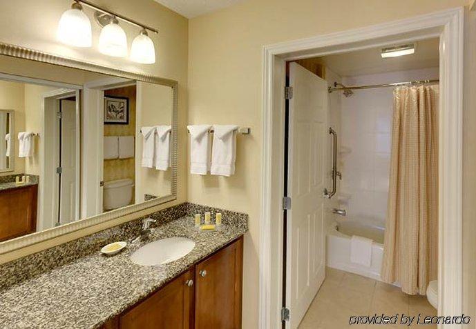 Henrietta Hotel 3*