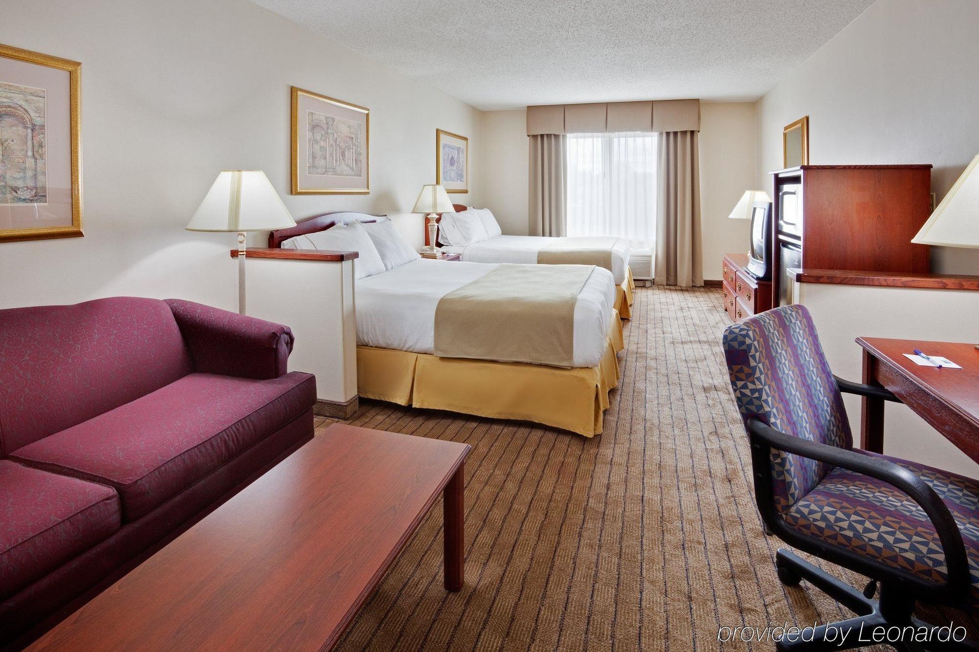 Express Irondequoit By Ihg Hotel 2*