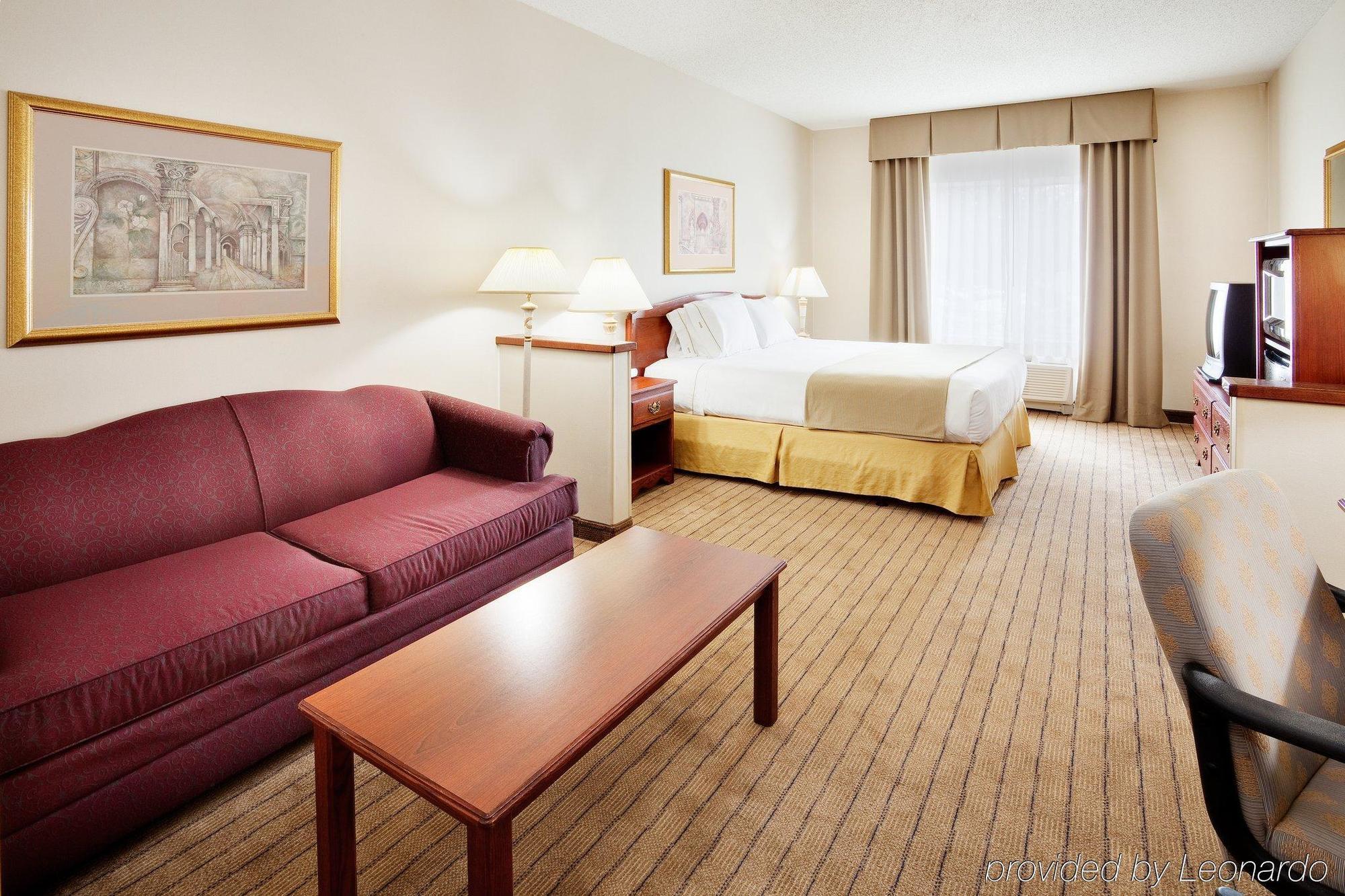 Express Irondequoit By Ihg Hotel 2*