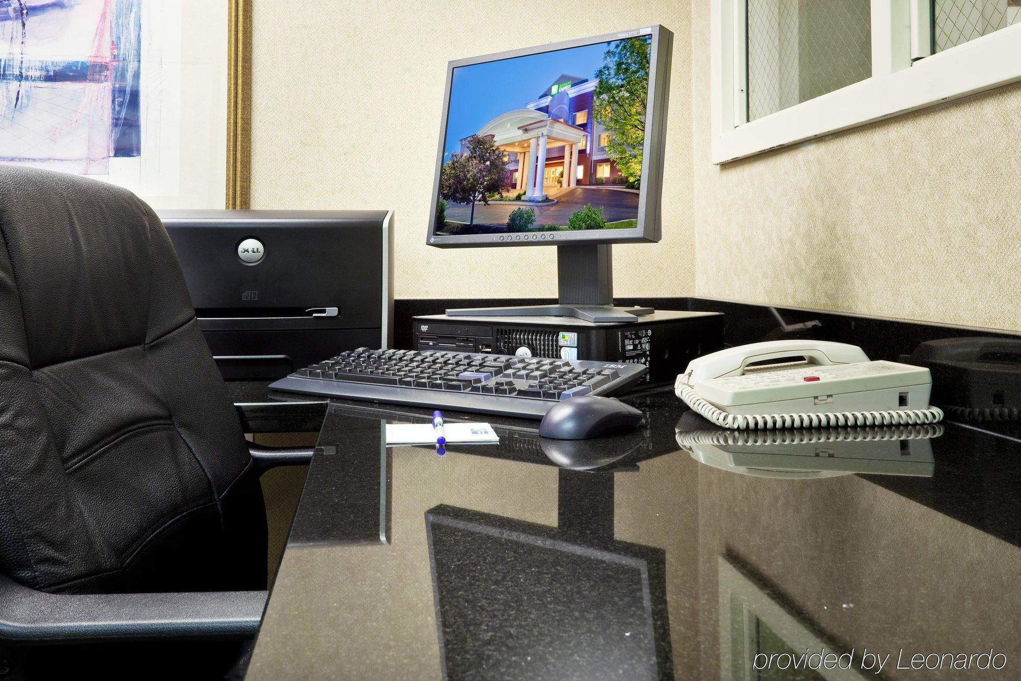 Express Irondequoit By Ihg Hotel