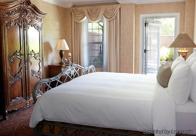 Hotel The Del Monte Renaissance &