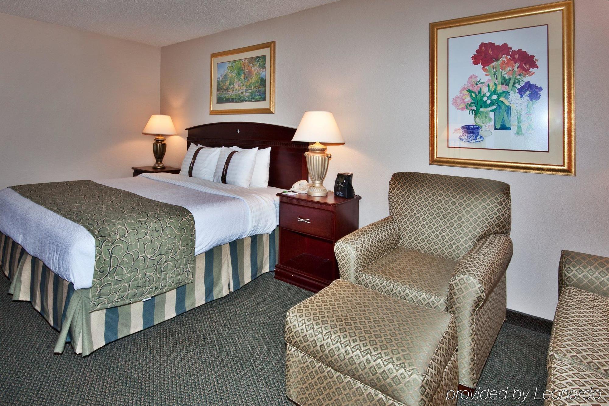 Ramada Plaza Airport Hotel Rochester
