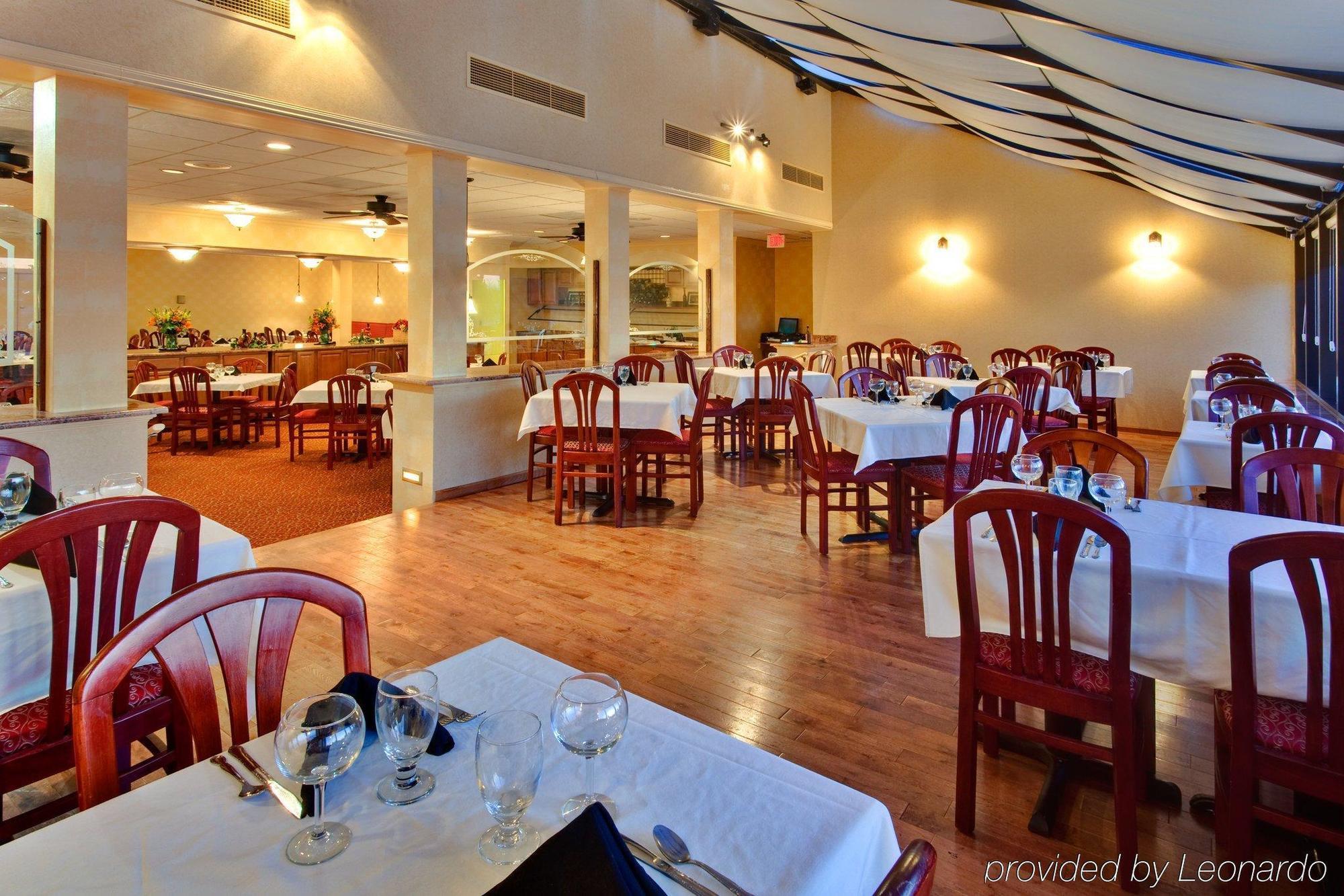 Ramada Plaza Airport 3*