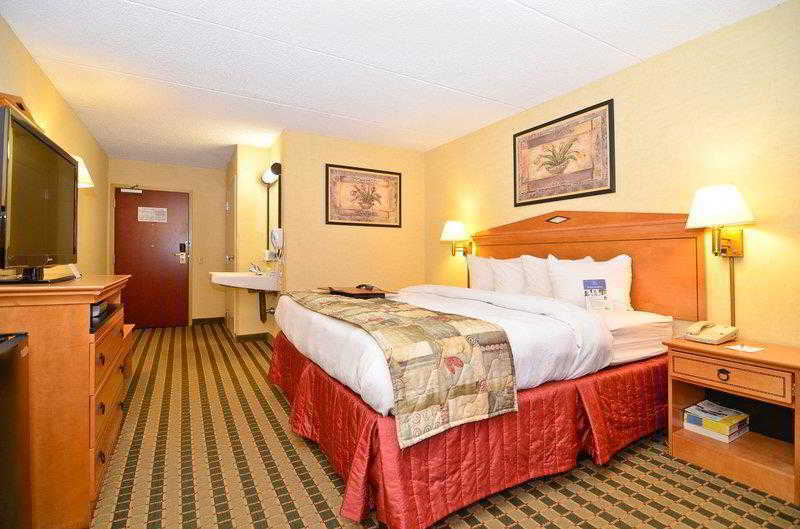 Western Marketplace Hotel