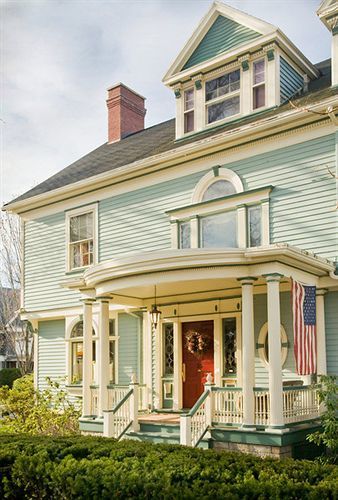 A At The Edward Harris House Bed & Breakfast