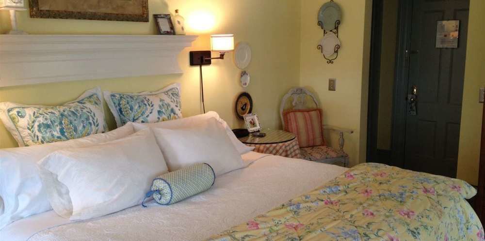 Bed & Breakfast A At The Edward Harris House 4*