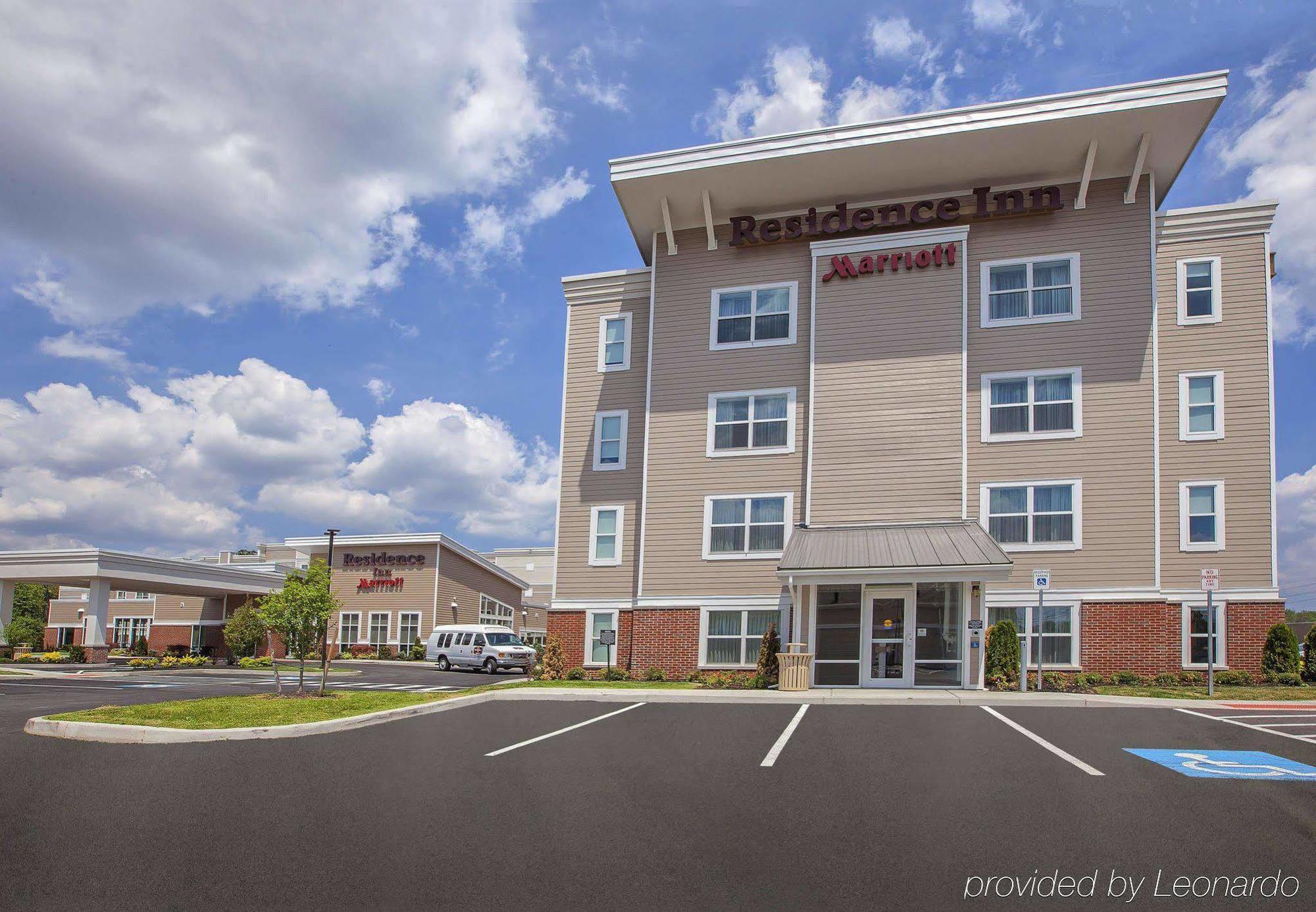 Henrietta Hotel 3*