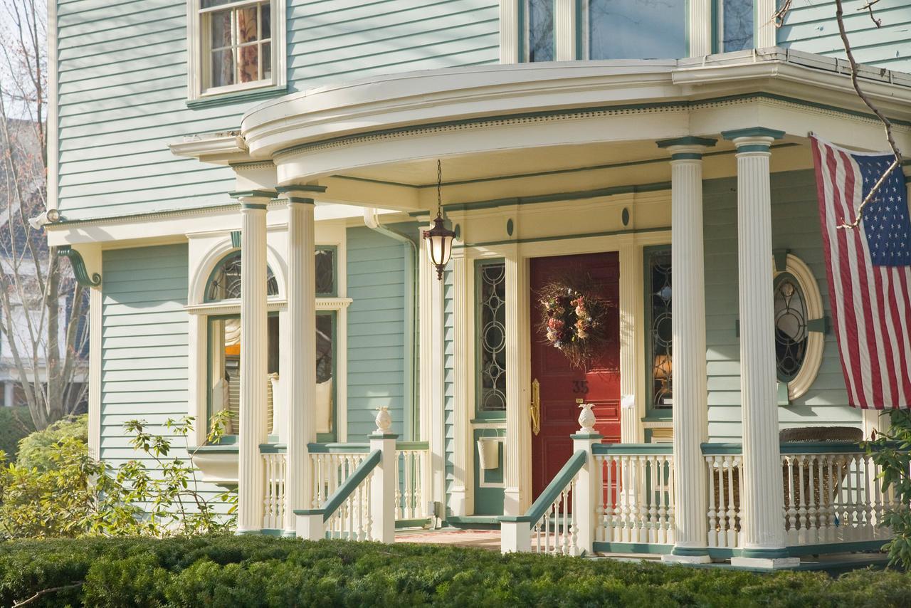 A At The Edward Harris House Rochester