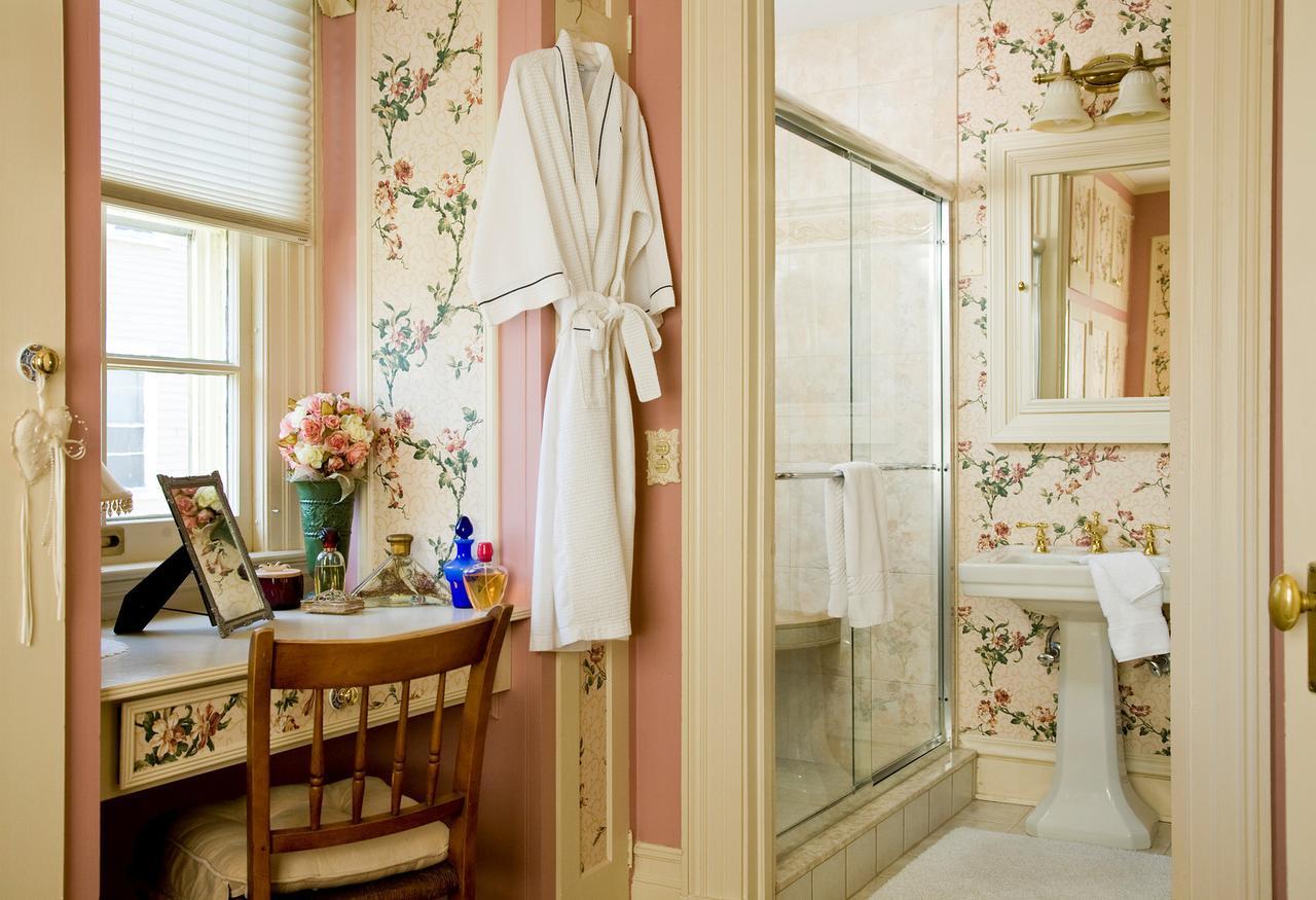 A At The Edward Harris House 4*