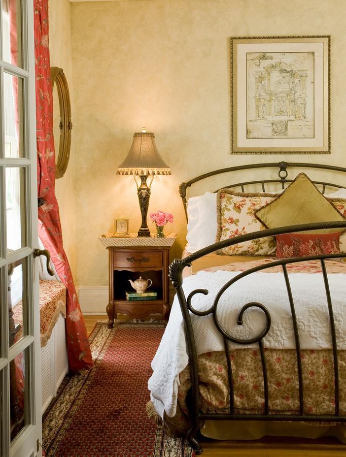 Bed & Breakfast A At The Edward Harris House