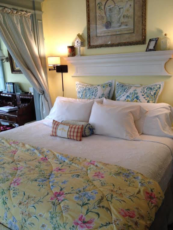 Bed & Breakfast A At The Edward Harris House Rochester