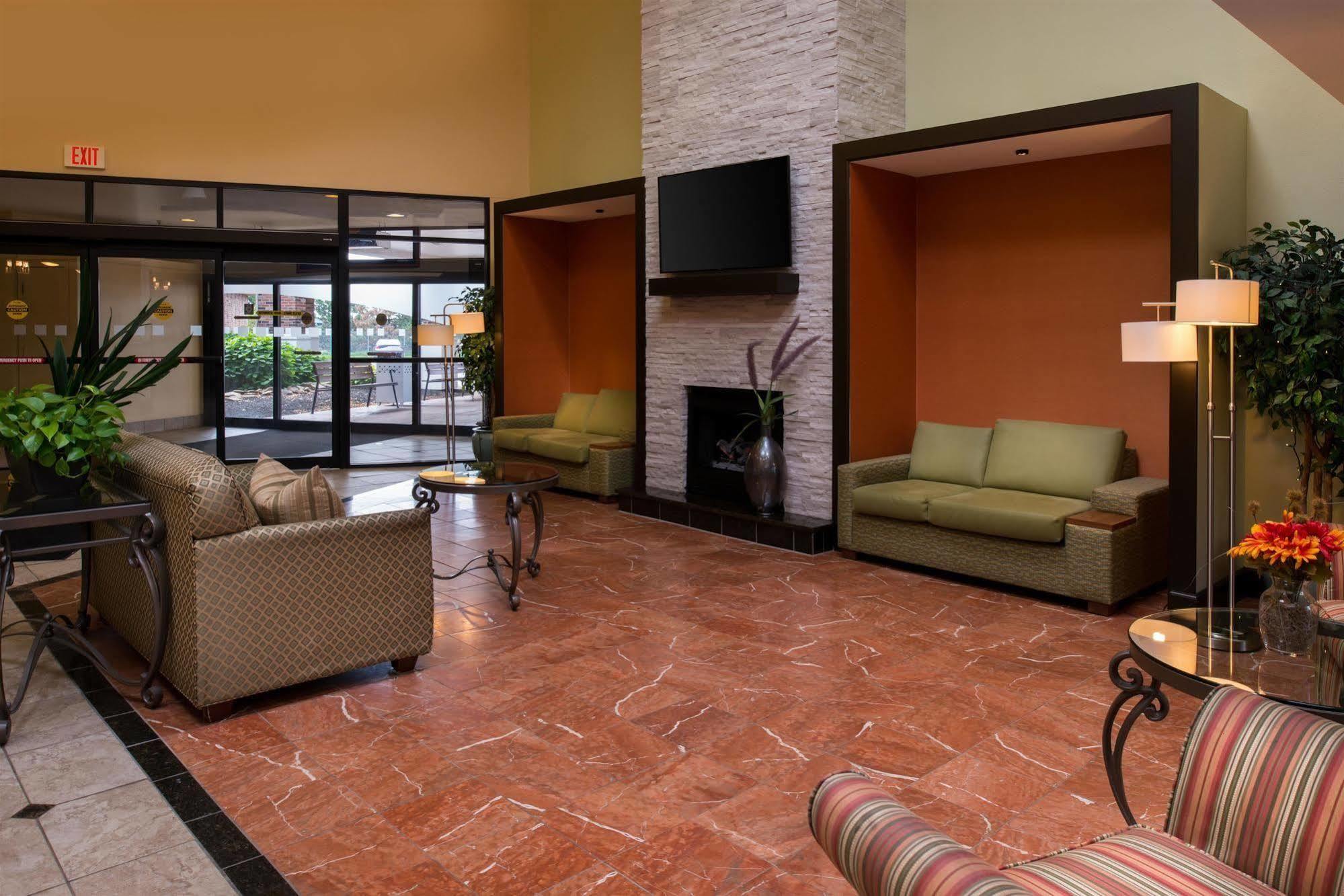 Ramada Plaza Airport Hotel