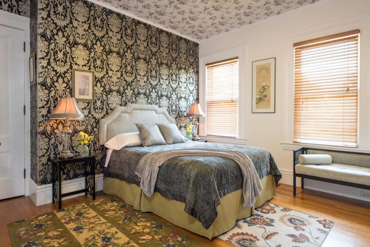 Ellwanger Estate B&B Bed & Breakfast Rochester