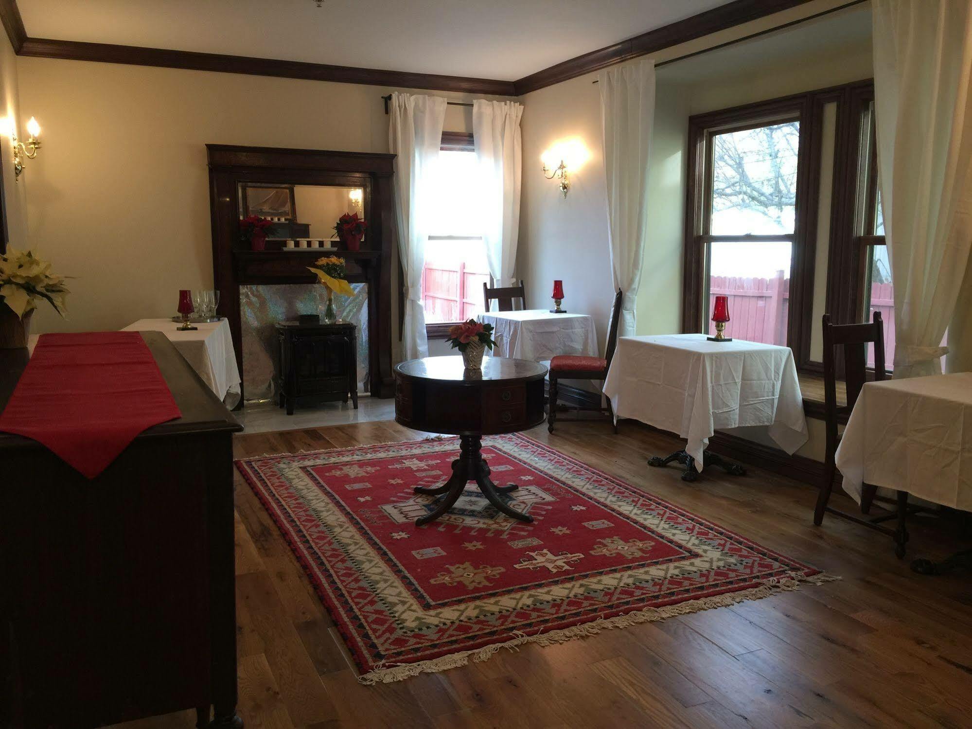 Inn Dartmouth House 4*