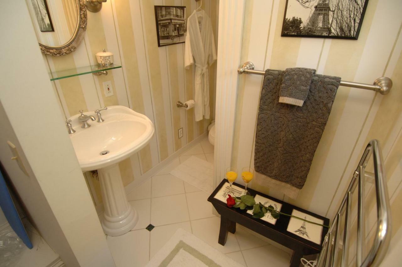 A At The Edward Harris House 4*