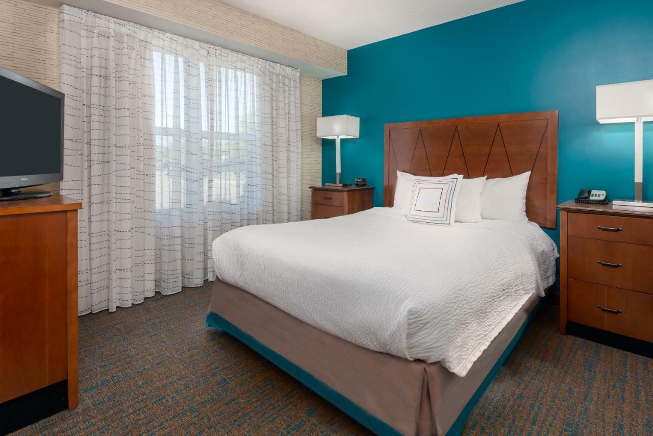 Henrietta Hotel