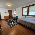 Private Rooms In Rochester Home- Near Hospitals And Universities
